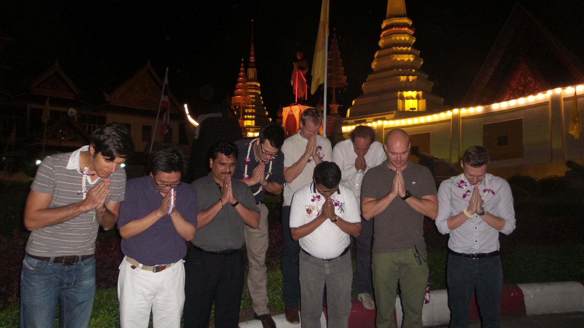 Cultural Team Building in Bangkok – Thai Cooking, Temple Tours & Local Immersion