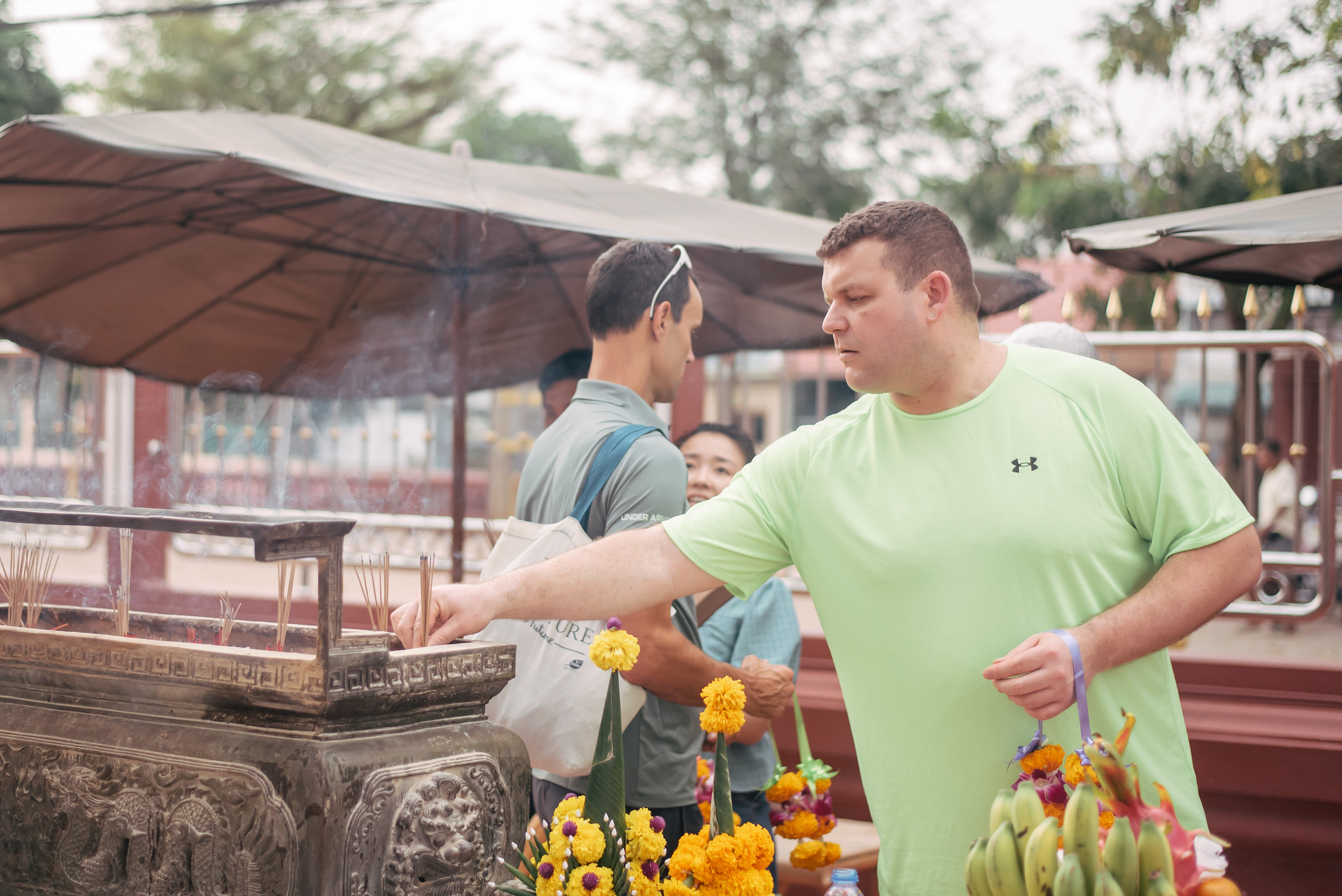 Sacred Spaces: Temple-Based Team Building in Bangkok Sacred Spaces: Temple-Based Team Building in Bangkok