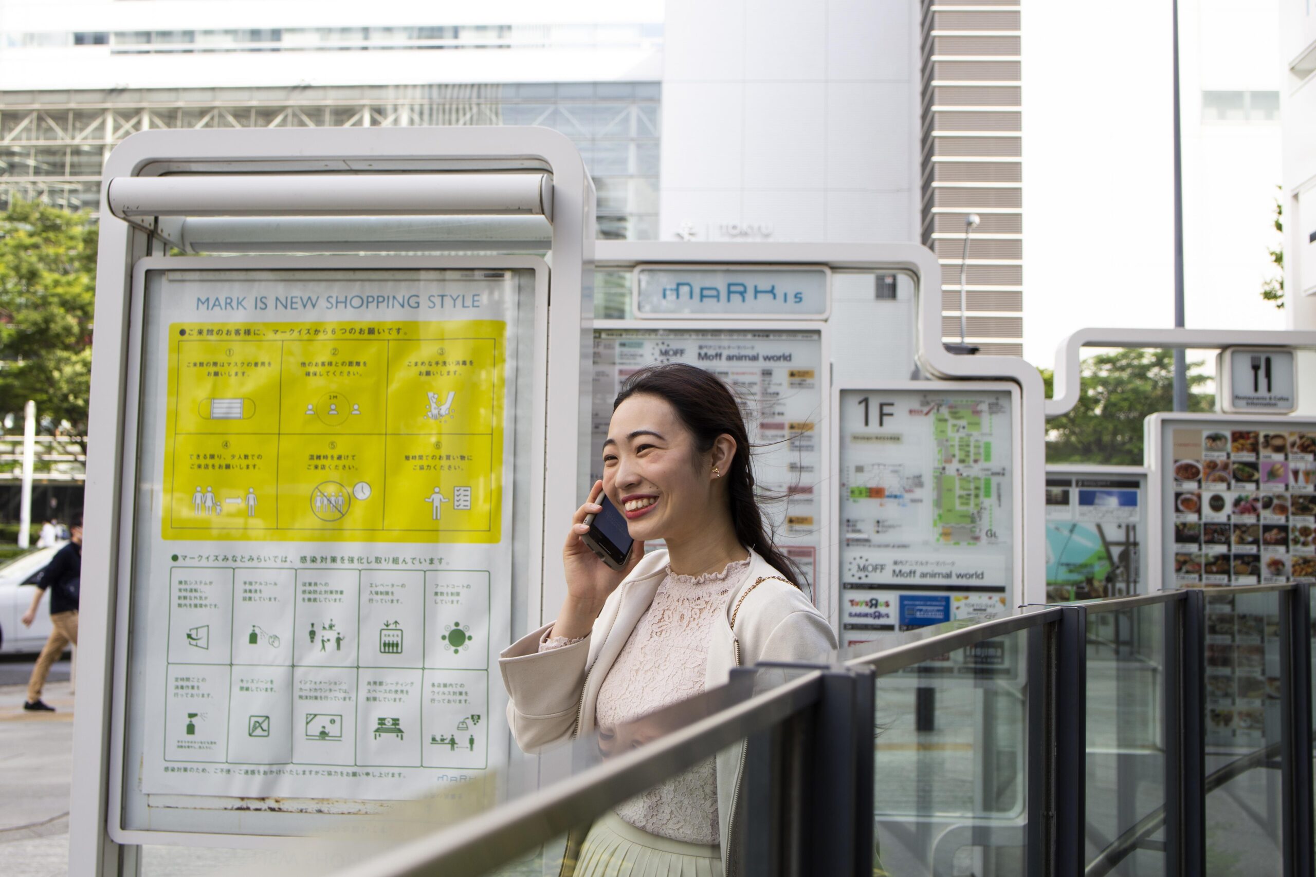 Logistics Operations and Supplier Coordination Event coordinator managing logistics and communications at a Bangkok transit hub.